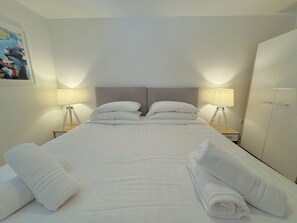 1 bedroom, iron/ironing board, free WiFi, bed sheets - The Nordic Apartments - Long Term Rental Available (Ulverston)