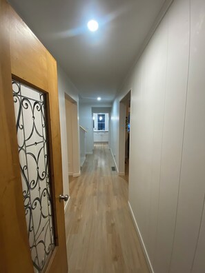 Interior - Newly Renovated Pet-Friendly Spacious House in Downtown Calumet (Calumet)