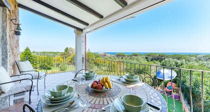 Holiday Home 'Gli Amici Di Adry' with Sea View, Wi-Fi and Air Conditioning