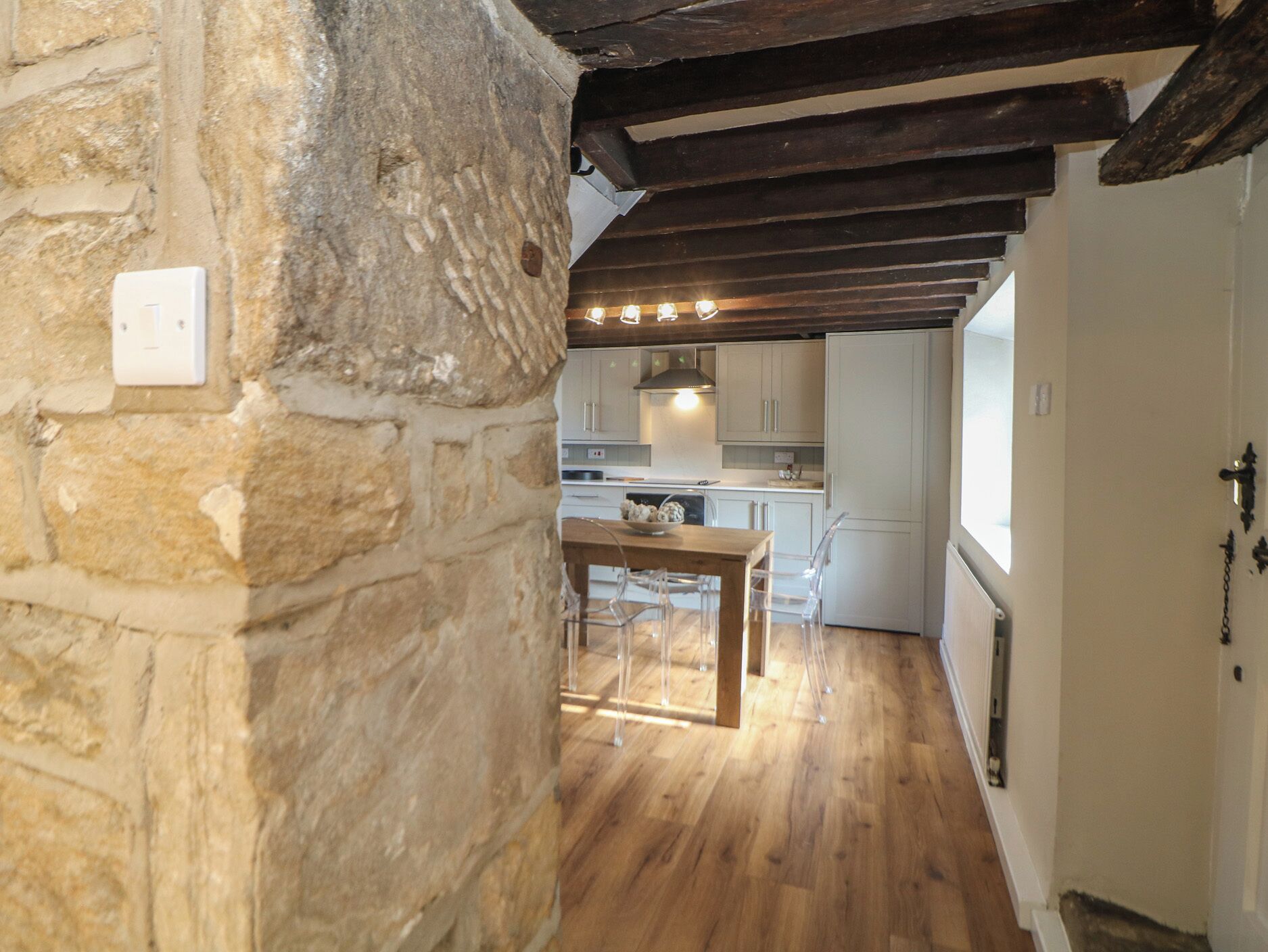 Cottage | Dining