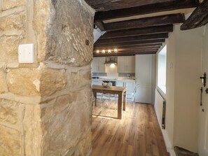 Cottage | Dining
