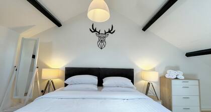 The Nordic Apartment, 2 - Bed, Pets Welcome