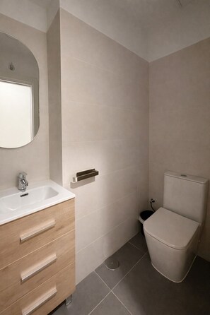 Classic Double Room | Bathroom
