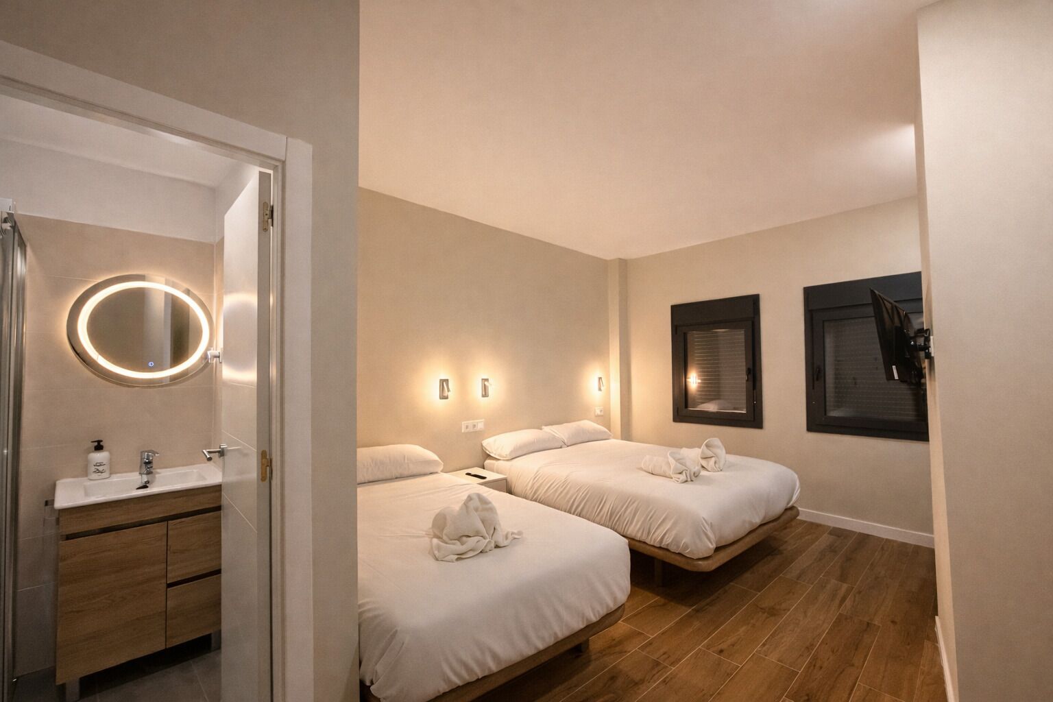 Classic Triple Room | Free WiFi