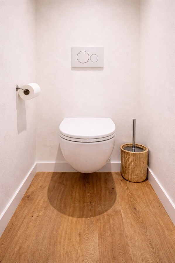 Shower, hair dryer, towels, soap - House Cholet 4 persons near Puy du Fou (cholet)