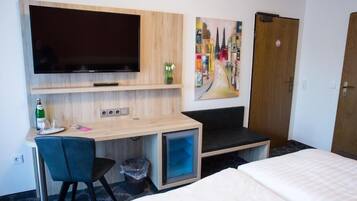 Cofres nos quartos, cortinas blackout, quartos à prova de som