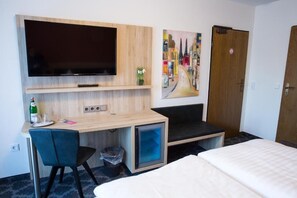 In-room safe, blackout drapes, soundproofing, iron/ironing board - Hotel Wilms (Köln)