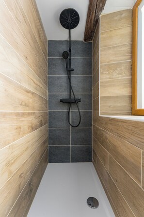 Shower, hair dryer - Base Camp - Exceptional Retreat 16 people - (Les Orres)