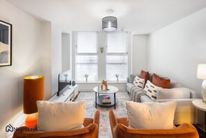 House, Accessible - 5 Mins Walk to Moorgate Tranquil City Retreat (London)