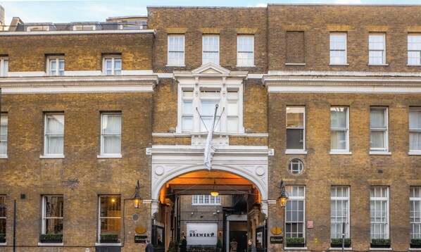 House, Accessible - 5 Mins Walk to Moorgate Tranquil City Retreat (London)