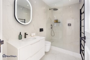 Apartment, Accessible - 5 Mins Walk to Selfridges Mayfair Getaway (London)