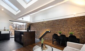 4 bedrooms, Internet - 1 Min Walk to Euston Station Luxury Townhouse (London)