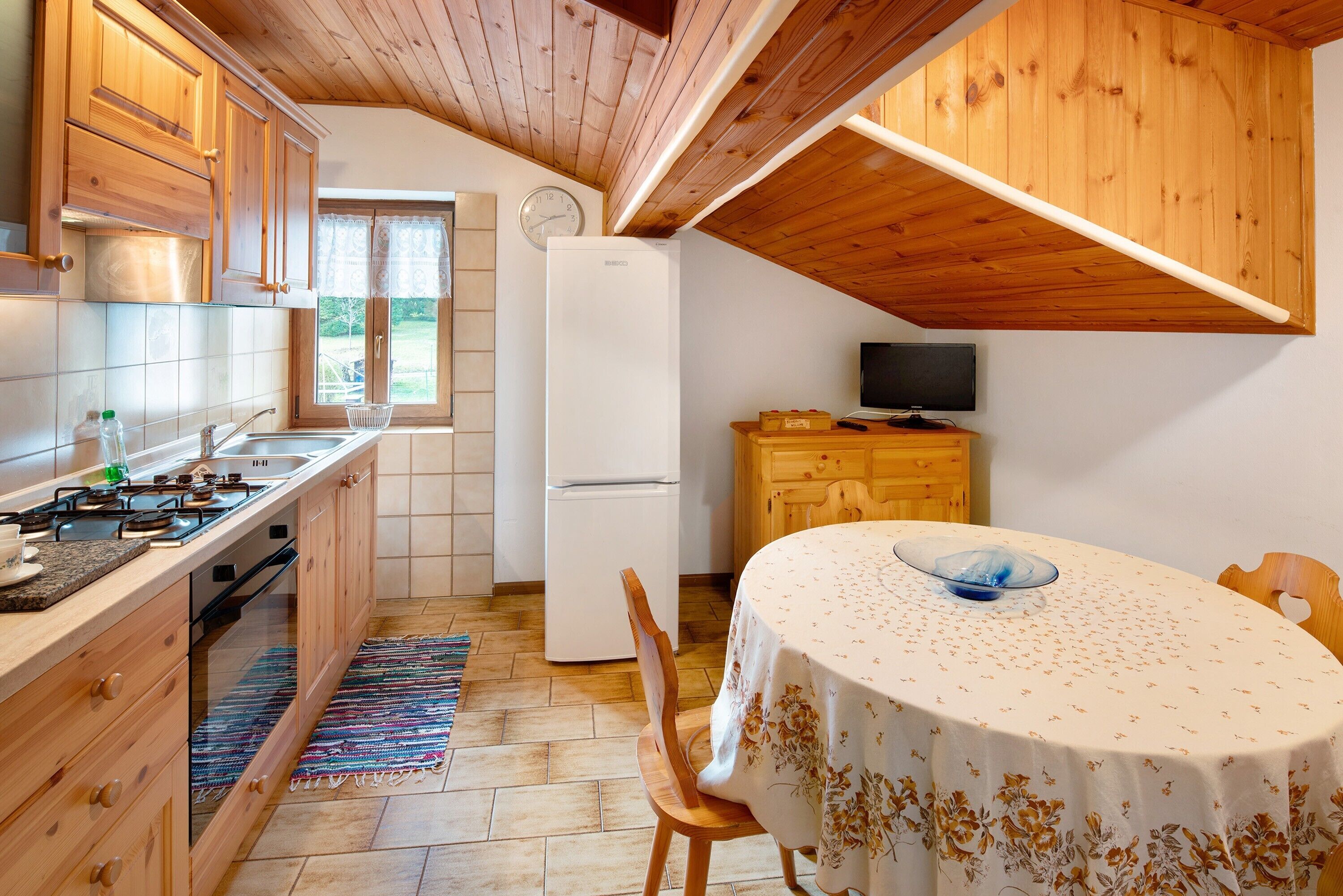 Microwave, oven, electric kettle, cookware/dishes/utensils