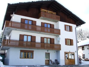 Exterior - Apartment 'Campido' with Mountain View, Shared Garden and Balcony (Caviola)