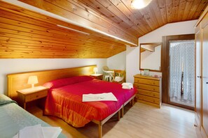 2 bedrooms, iron/ironing board, bed sheets - Apartment 'Campido' with Mountain View, Shared Garden and Balcony (Caviola)