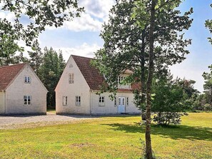House | Exterior - 5 Star Holiday Home in Larbro (Lärbro)