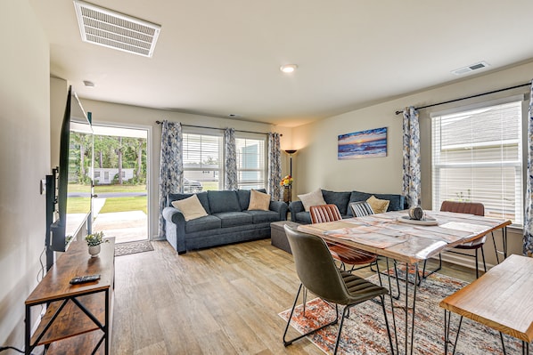 TV - Ocean Breeze Escape! (Ocean Isle Beach)