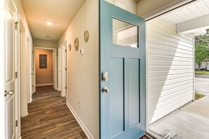 Interior - Ocean Breeze Escape! (Ocean Isle Beach)