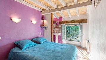 2 habitaciones, tabla de planchar con plancha, wifi y ropa de cama