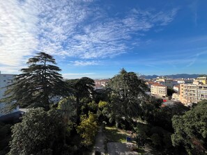 Luxury Double Room, Garden View | Pemandangan dari bilik