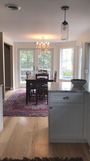 Dining - Lakehouse, Sunsets, Gardens, Outdoor Living (South Salem)