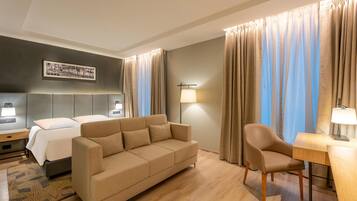 Quarto casal luxo | Roupas de cama premium, edredons de pluma, camas Select Comfort