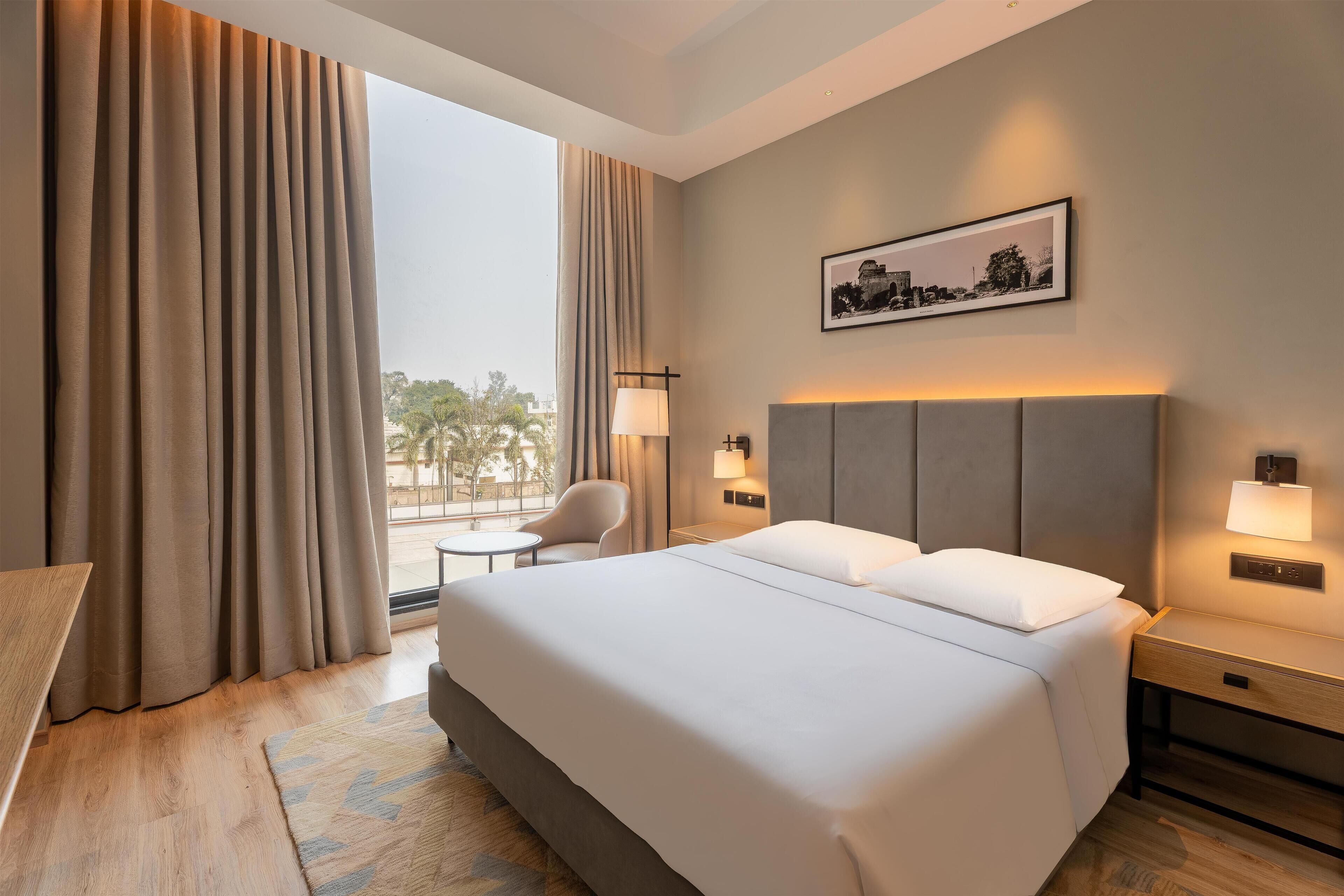 Superior Room | Premium bedding, down comforters, Select Comfort beds, minibar