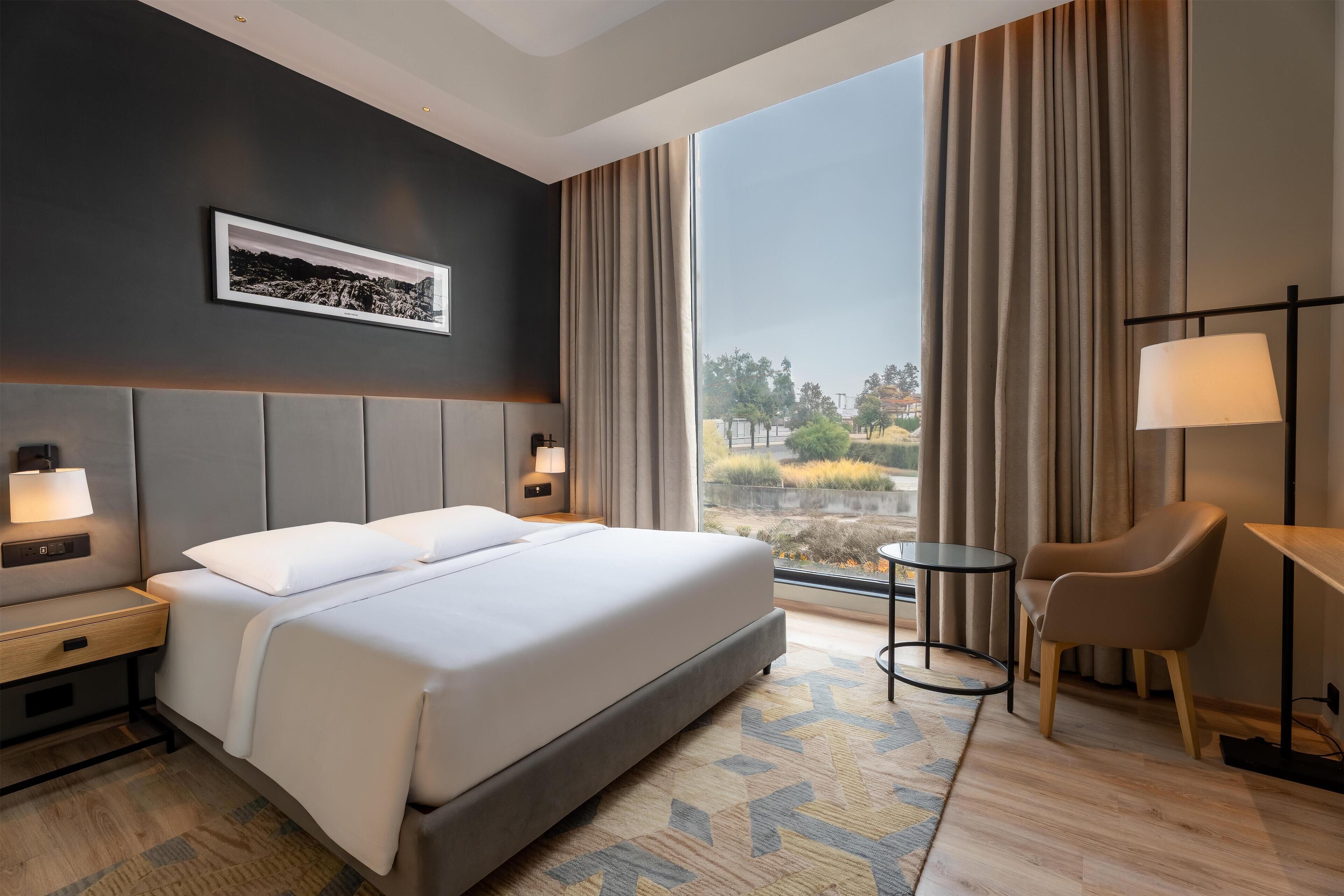 Suite | Premium bedding, down comforters, Select Comfort beds, minibar