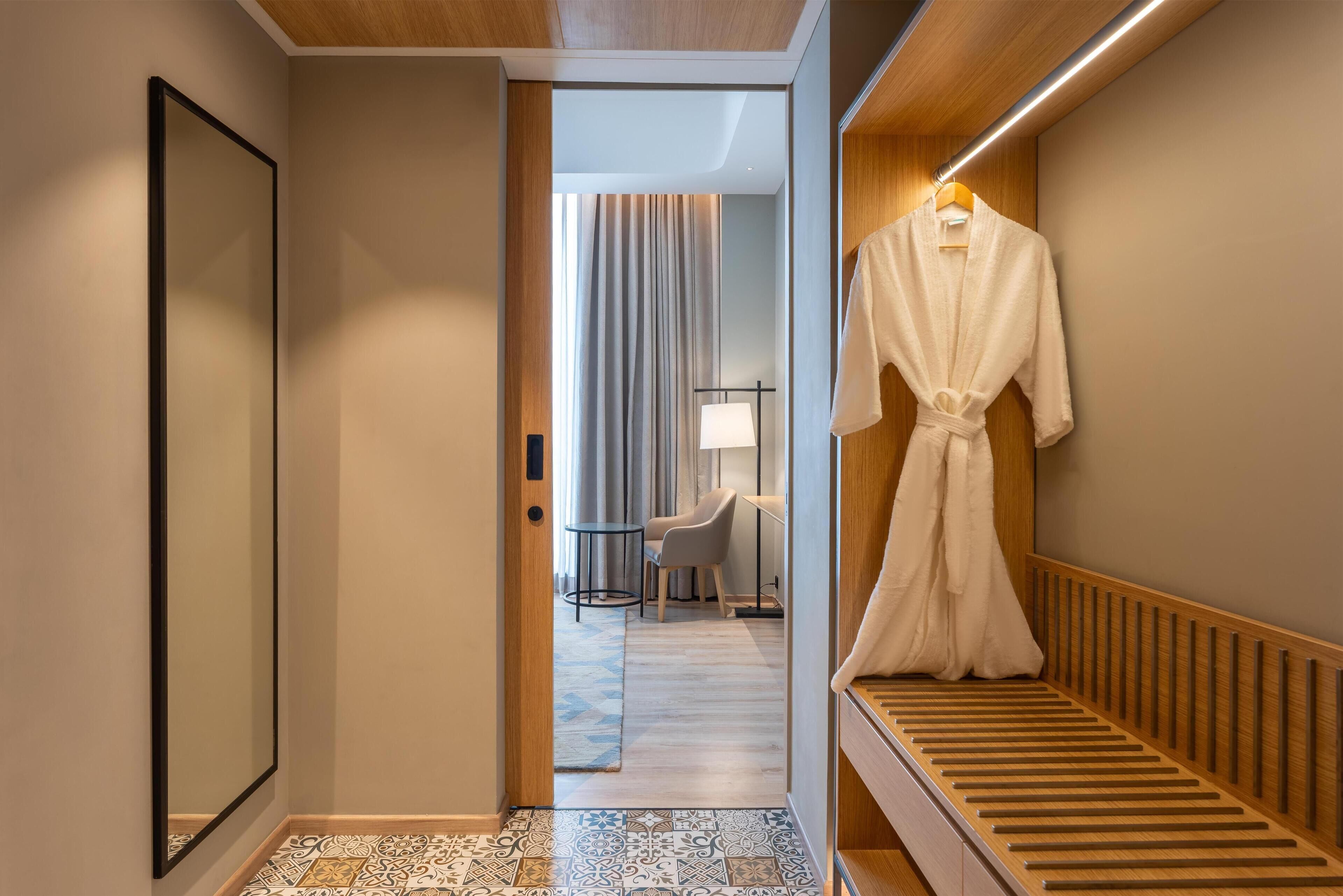 套房 | 高級寢具、羽絨被、Select Comfort 床墊、迷你吧