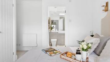 2 bedrooms, individually decorated, individually furnished, free WiFi