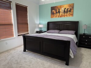 5 quartos, ferros/tábuas de passar roupa, Wi-Fi, roupa de cama