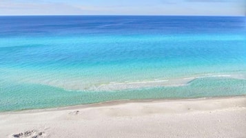 Appart'hĂŽtel, plusieurs lits (Emerald Beach 2030) | Plage