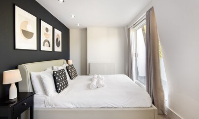 10 Mins Walk to The Oval The Kennington Retreat