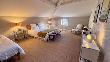 Signature Suite, City View | In-room safe, blackout drapes, soundproofing, free WiFi