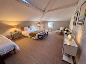 Signature Suite, City View | In-room safe, blackout drapes, soundproofing, free WiFi - Merci Papa Merci Maman (Maussane-les-Alpilles)