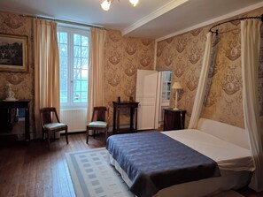 5 chambres, fer et planche Ă repasser, accĂšs Internet, draps fournis