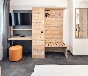 Comfort enkelrum | Skrivbord, arbetsyta för laptop och gratis wi-fi