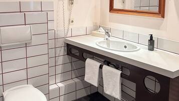 Dusche, Haartrockner, HandtĂŒcher, Seife