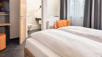 Comfort-Doppelzimmer | Schreibtisch, laptopgeeigneter Arbeitsplatz, kostenloses WLAN