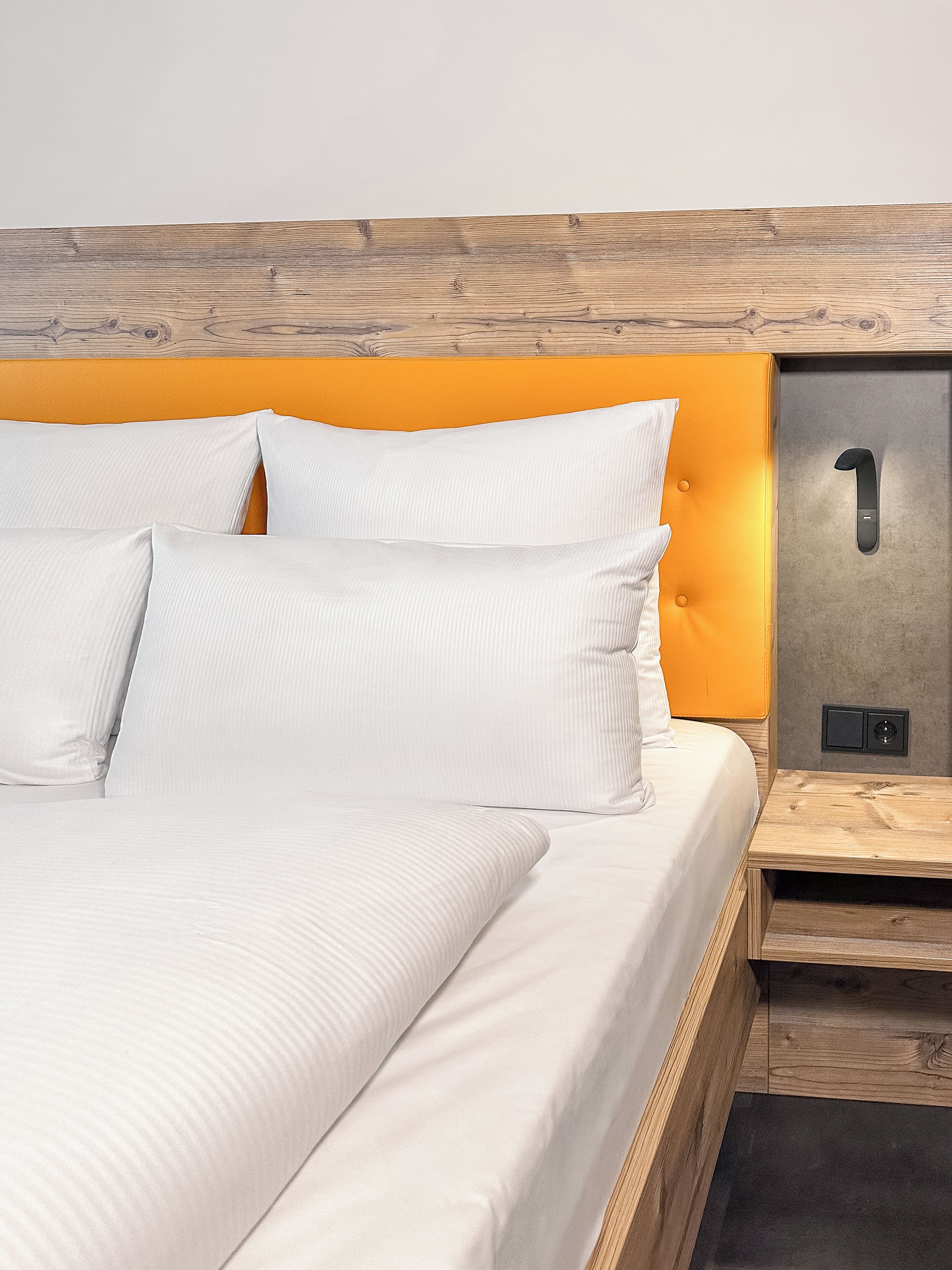 Comfort-Doppelzimmer | Schreibtisch, laptopgeeigneter Arbeitsplatz, kostenloses WLAN