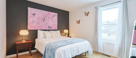 3 bedrooms, desk, iron/ironing board, free WiFi