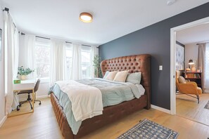 3 bedrooms, desk, iron/ironing board, free WiFi