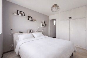 2 bedrooms, iron/ironing board, WiFi - Apartment with Jacuzzi and Courtyard in Andernos (Andernos-les-Bains)