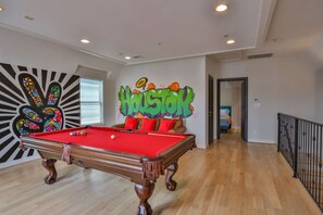 Games room - Unique Montrose Getaway | Pool Table + Roof (Houston)