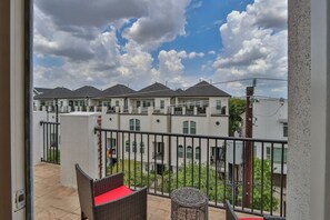 Property grounds - Unique Montrose Getaway | Pool Table + Roof (Houston)
