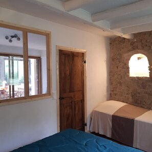 4 bedrooms, iron/ironing board