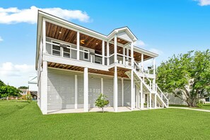 Exterior - Stylish Coastal Escape, Sleeps 10, Outdoor area (Pass Christian)
