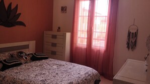1 bedroom, internet, bed sheets - T2 WITH TERRACE (Rougiers)
