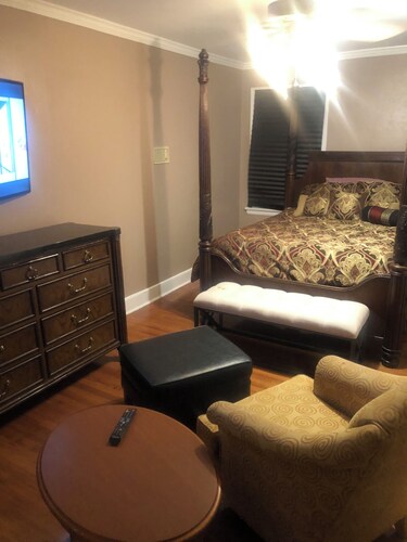 Peaceful Getaway in small town. That has everything you need in walking distance