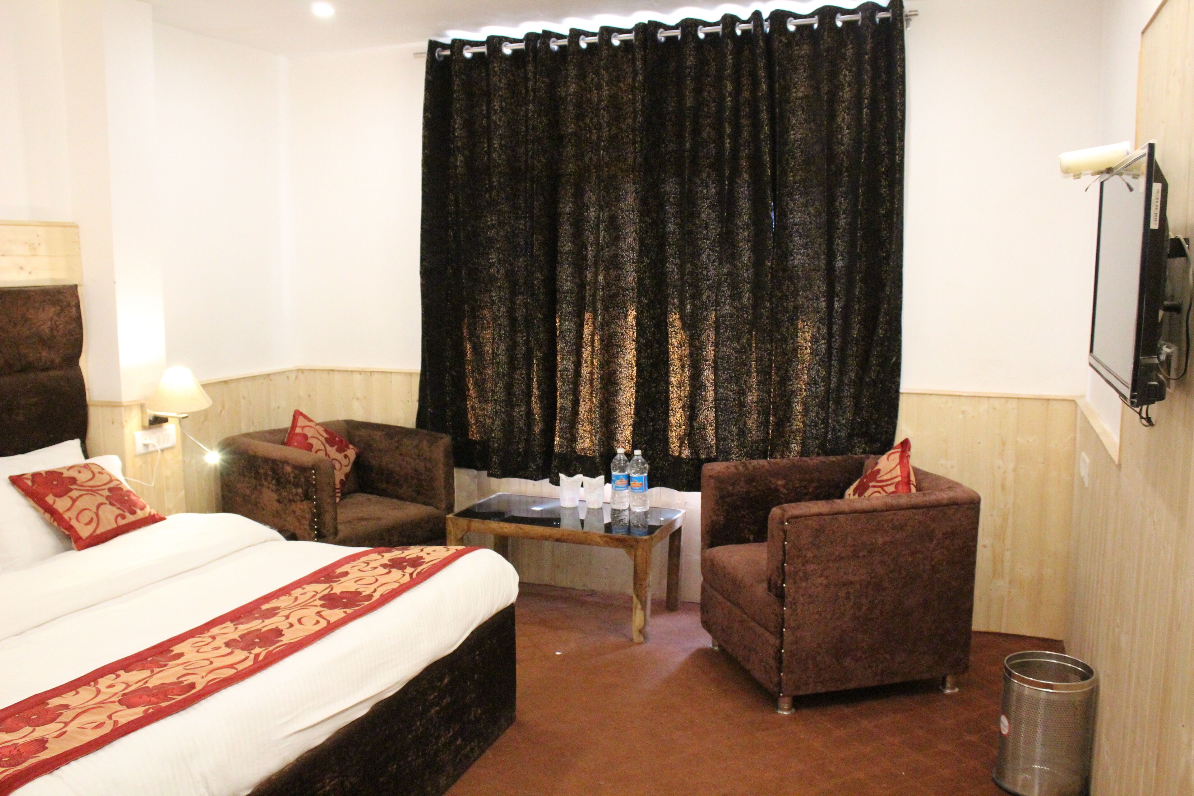 デラックス ダブルルーム マウンテンビュー